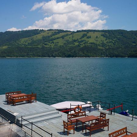 Hotel Plutitor Lebada Біказ Екстер'єр фото